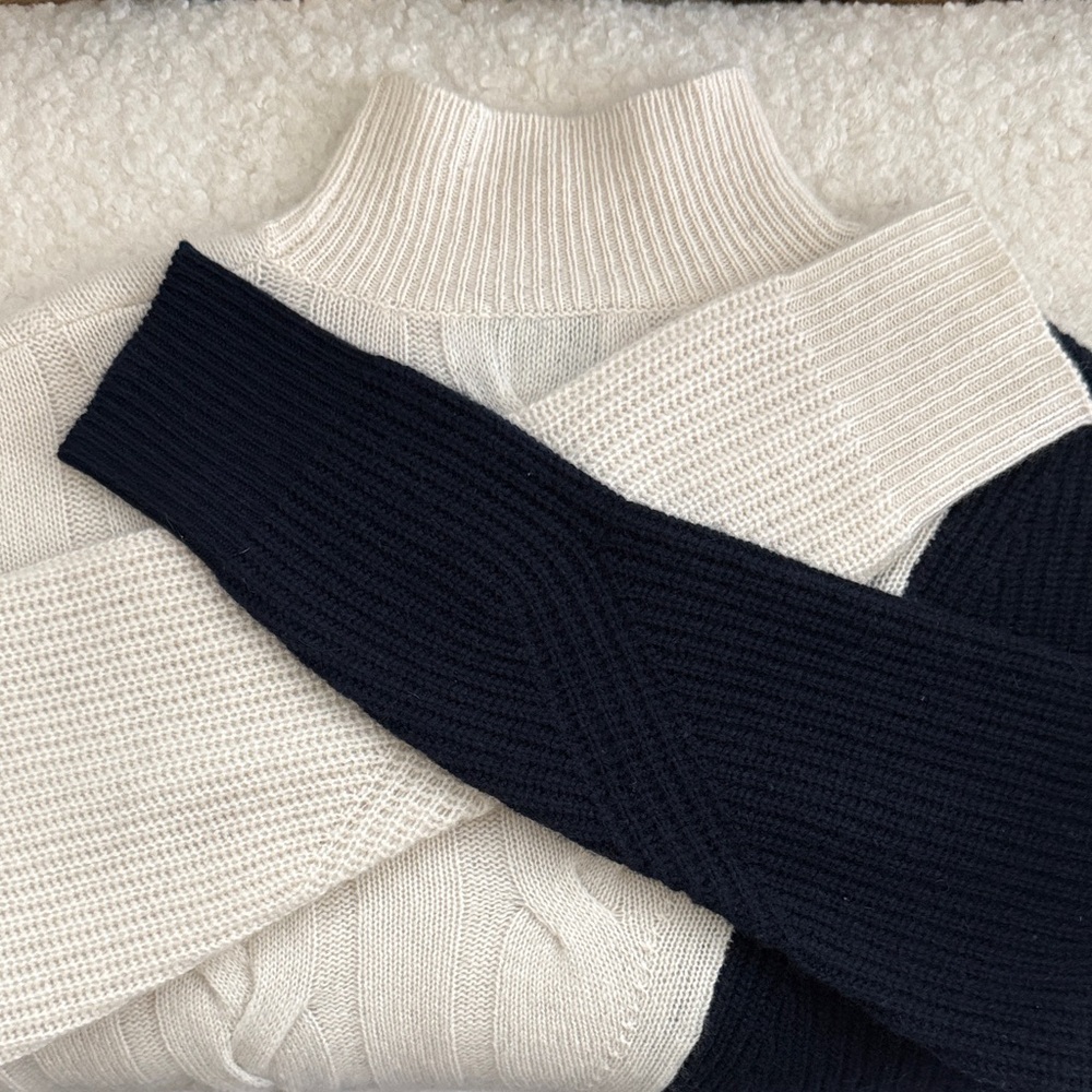 McCULLEY’s Elegant Cashmere Two-Tone navy/cream Turtleneck Sweater. Size SM - Picture 5 of 8
